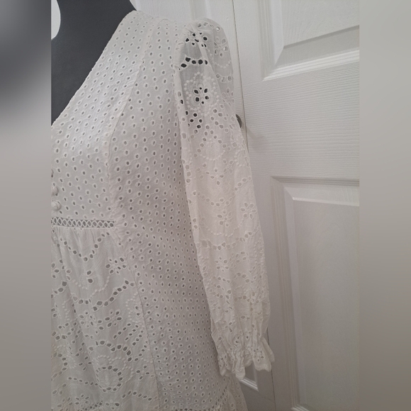 NWOT Just Taylor White Eyelet Midi Dress    Size 12 - Picture 4 of 10
